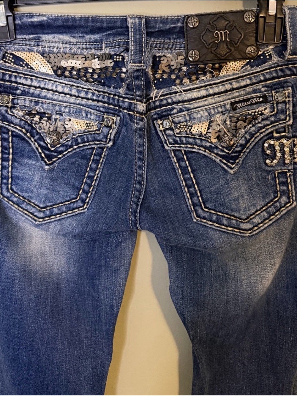 Like New Long Y2K Gorgeous Miss Me Boot Jeans Embellished Pockets 35” Inseam